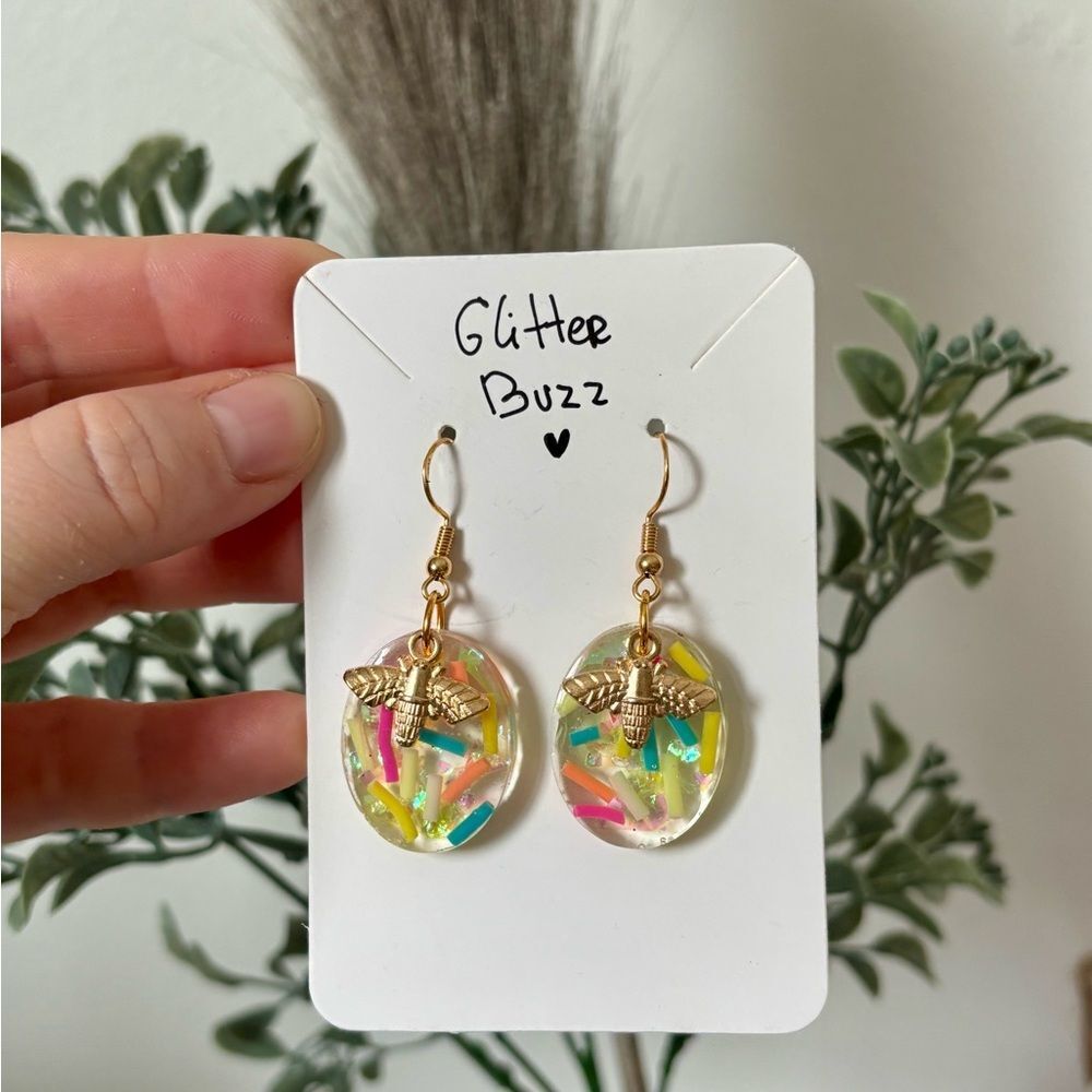 Glitter Buzz Bee Resin Earrings – Handmade Gold Bee Jewelry with Colorful gift